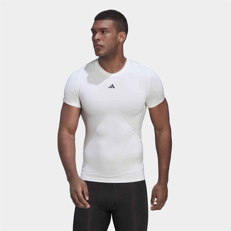 adidas Techfit Training Erkek Tişört