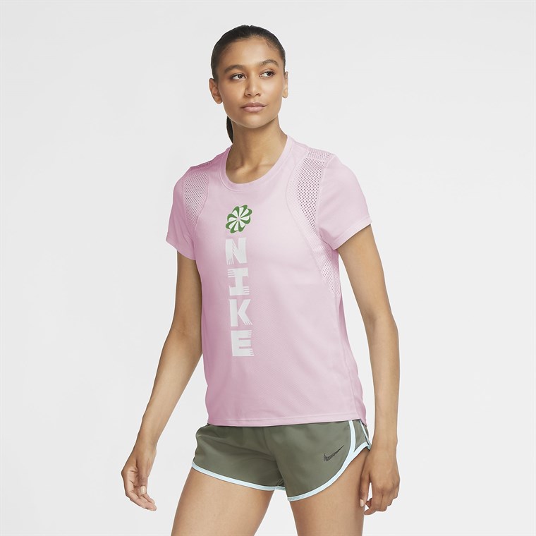 Nike Sportswear Icon Clash Kadın Tişört