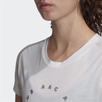 adidas Slim Graphic Kadın Tişört