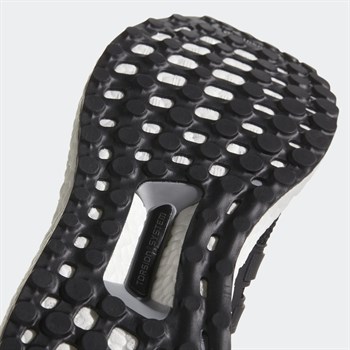 adidas UltraBOOST Erkek Koşu Ayakkabısı
