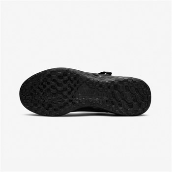 Nike Revolution 6 FlyEase (GS) Koşu Ayakkabısı